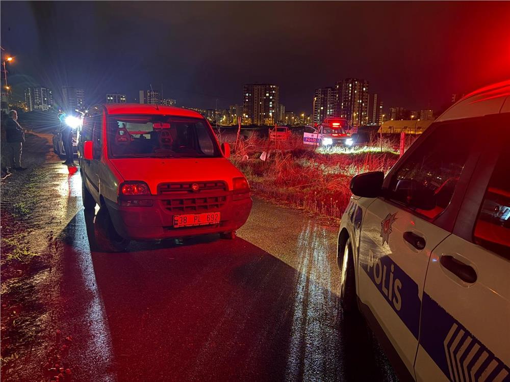 Polisten kaçan alkollü sürücü, polis aracında bineceği yeri beğenmedi