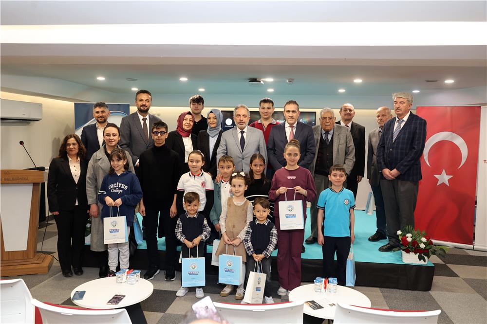 Talas'ta en fazla kitap okuyan kitapseverler ödüllendirildi