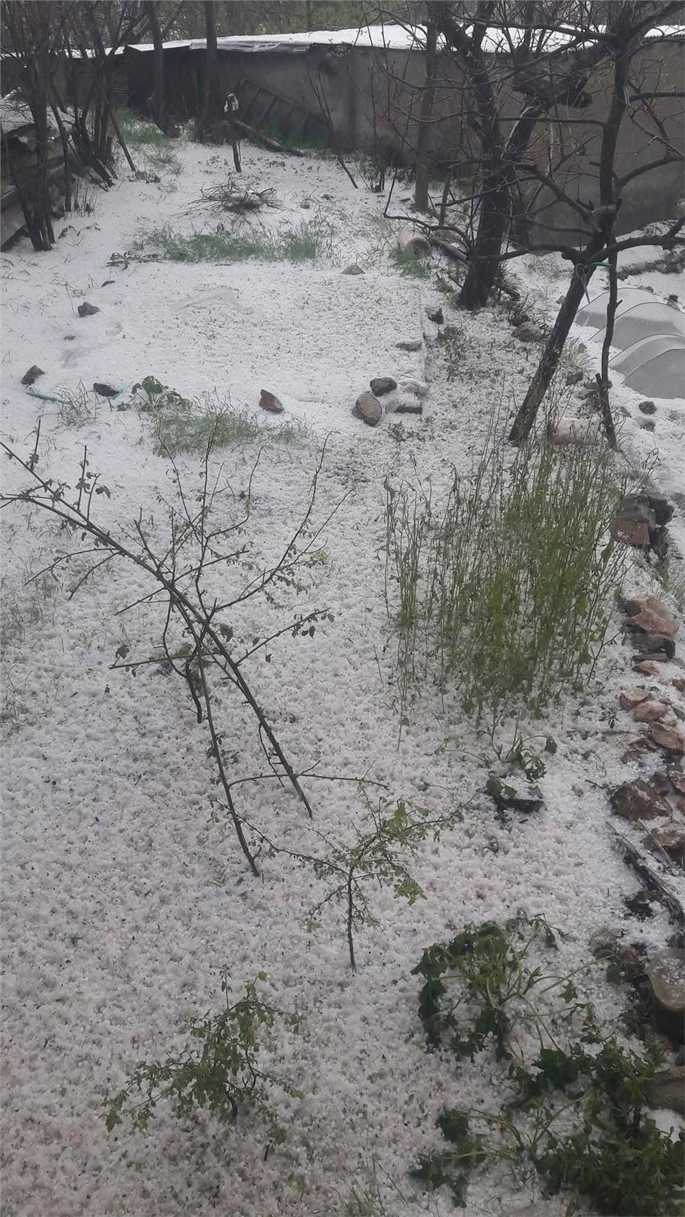 Tomarza’da dolu etkili oldu