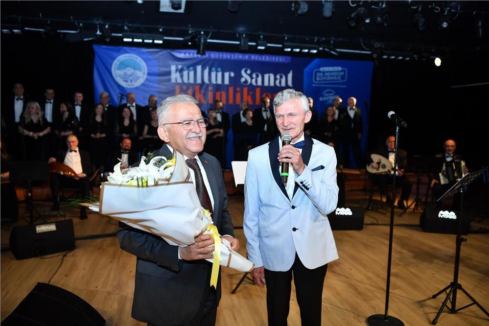Türk Sanat Müziği konseri Kayserililerden büyük ilgi gördü