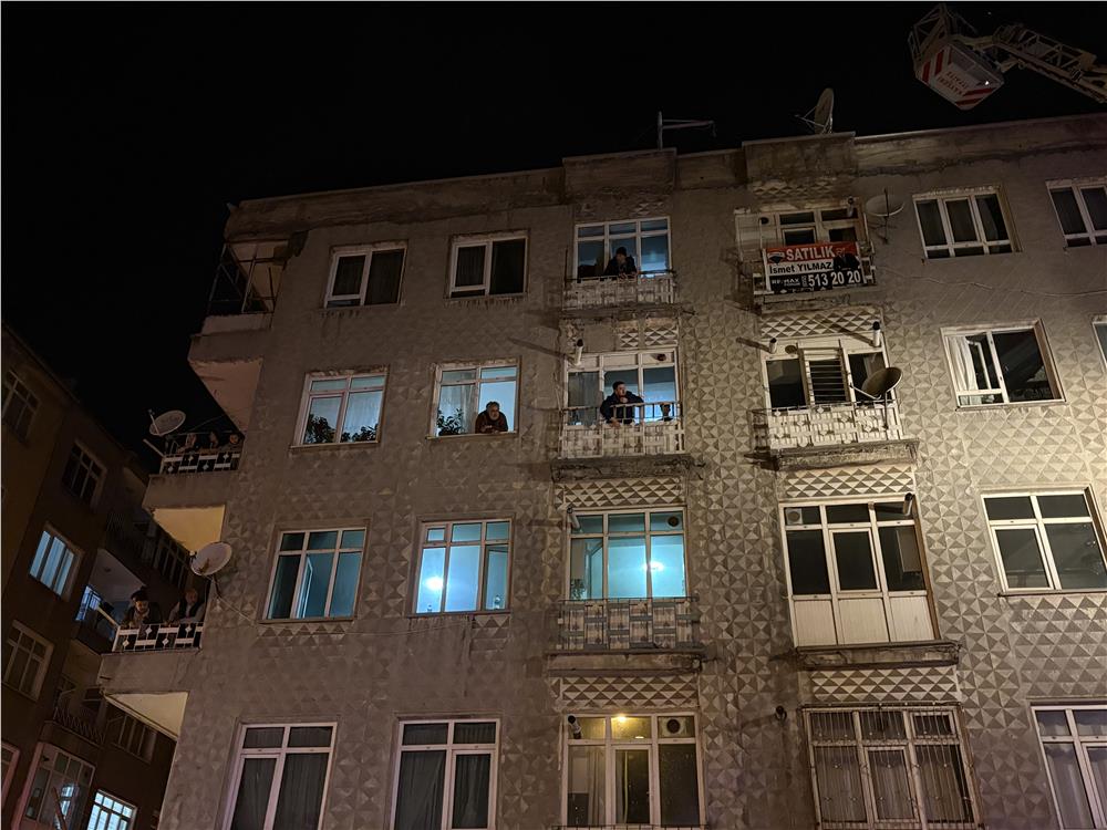 Bodrum katta çıkan yangın paniğe neden oldu