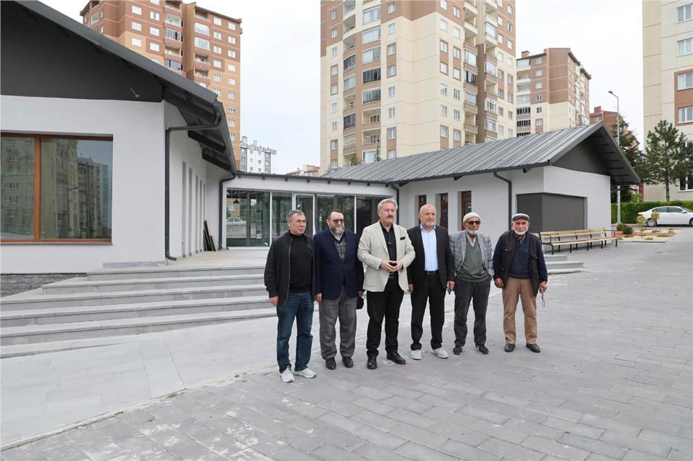 İldem'e yapılan sosyal tesis genç ve yaşlıları bir araya getirecek