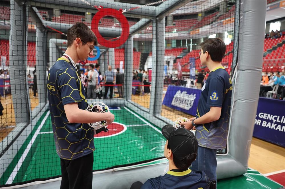 Kayseri Büyükşehir, Drone Soccer Türkiye Şampiyonası'na ev sahipliği yaptı