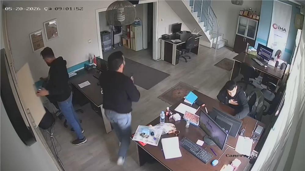 Kayseri'de deprem anı kamerada