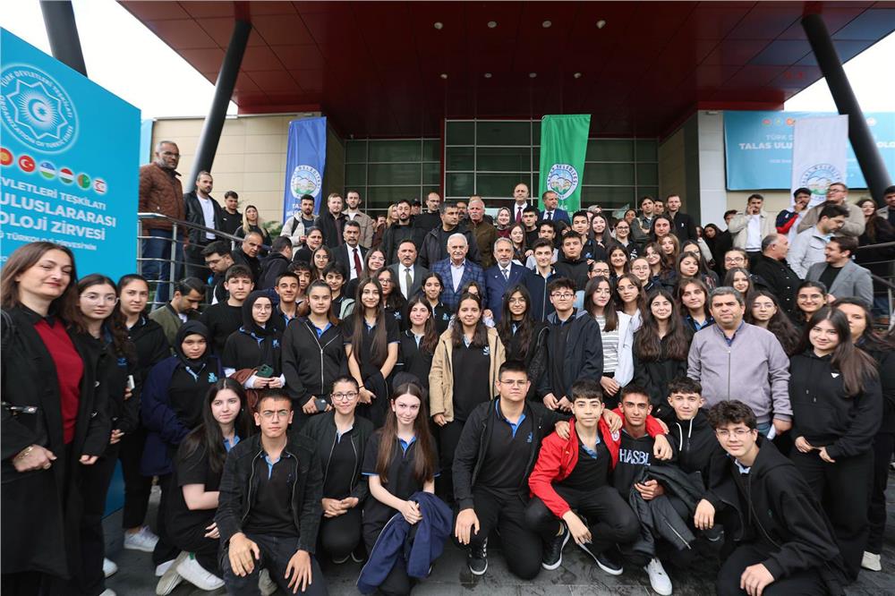 Türk dünyasının 2040 vizyonu Talas'ta şekillendi