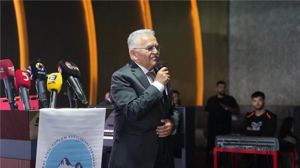 Başkan Büyükkılıç'tan 8. Kayserililer Zirvesi'nde birlik, beraberlik ve dayanışma vurgusu