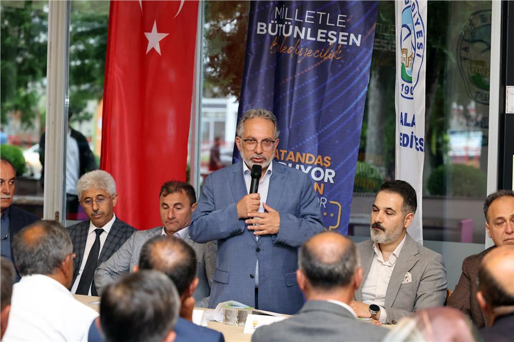 Vatandaş sordu, Başkan Yalçın Osmanlı Evi'nde cevapladı