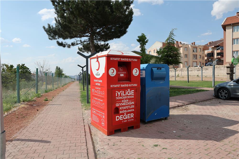Hacılar'da kıyafet bağış kutuları hizmete girdi