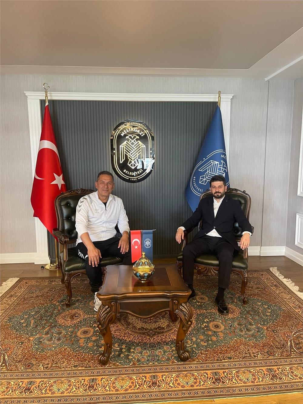 Kocasinan Şimşekspor, Rasim Aykurt ile yeniden anlaştı