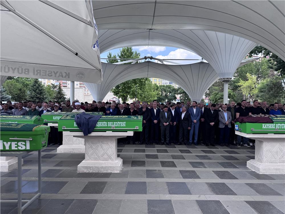 Mehmet Arar'ın babası toprağa verildi