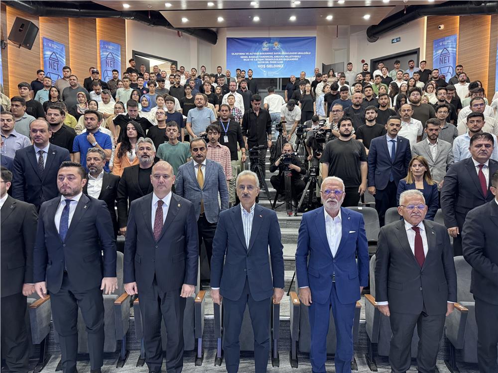 Bakan Uraloğlu, Kayseri'de gençlerle buluştu