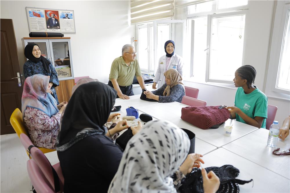 Başkan Büyükkılıç, KAYMEK Göznuru'ndan kursiyerlerle buluştu