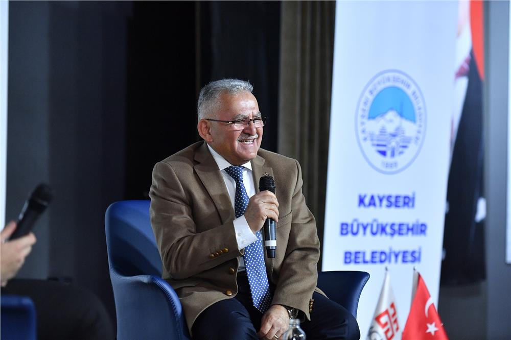 Başkan Büyükkılıç'tan Kayseri'yi tercih eden gençlere tebrik