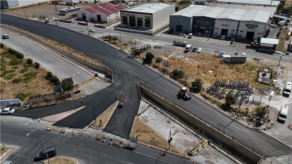 Büyükşehir'den Sazyolu Caddesi'nde asfalt çalışması