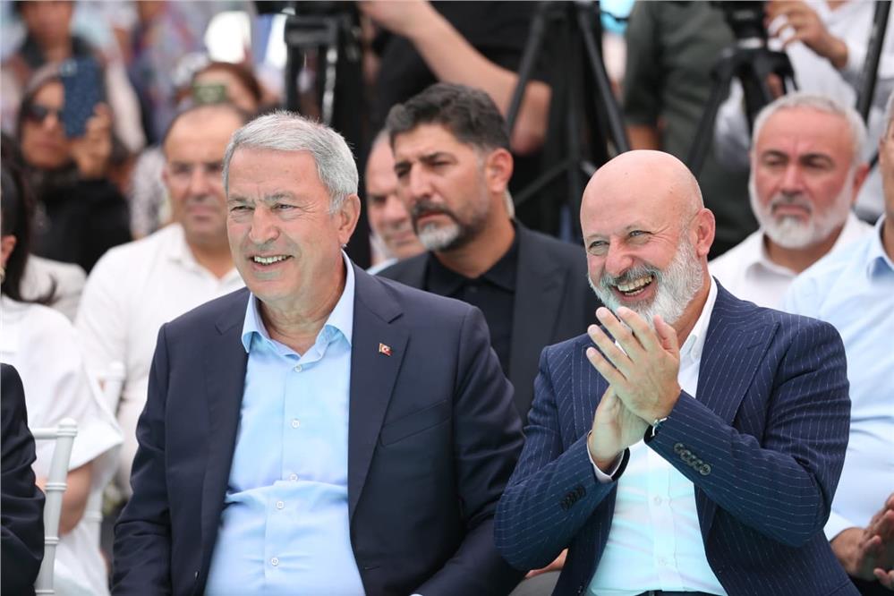 Çolakbayrakdar: Kütüphanelerle zenginleştirilmiş bir şehir inşa ediyoruz