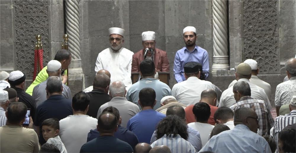 Kayseri’de Mevlit Kandili’nde eller semaya açıldı