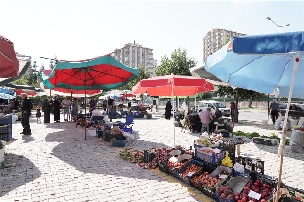 Melikgazi Belediyesi üretici pazarlarında organik ürünler vatandaşla buluşuyor