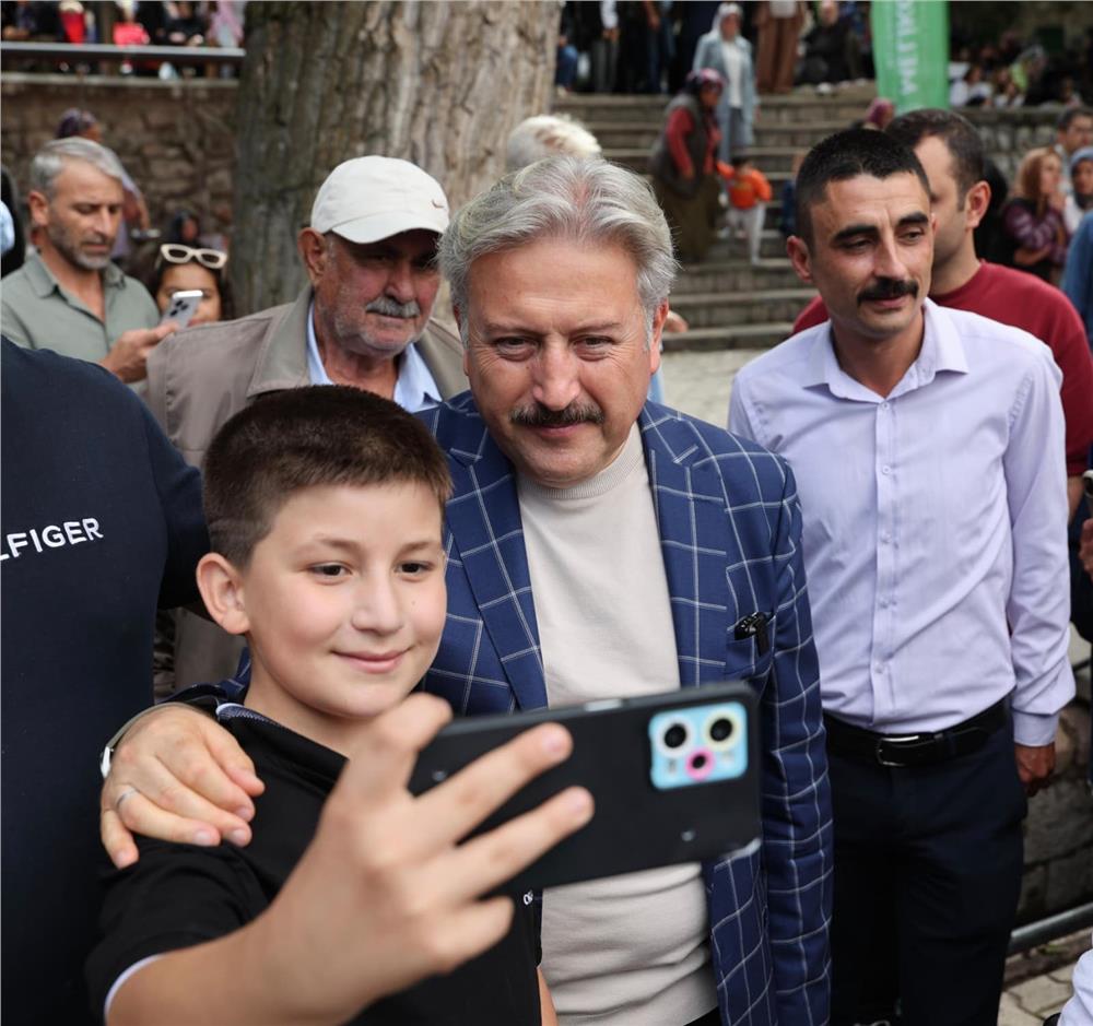 Palancıoğlu Ağırnas Pilav Şenliği’nde vatandaşlarla ve muhtarlarla bir araya geldi