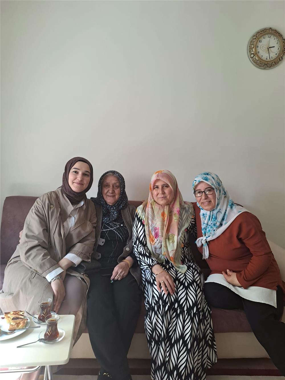 Talas'ta her kapı çalınıyor, herkesin gönlü alınıyor