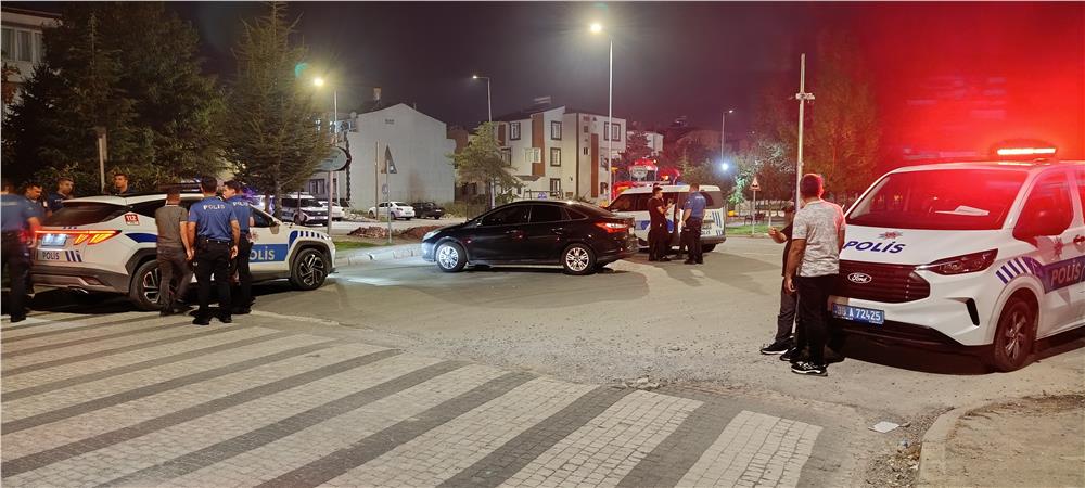 Akrabalar arasında bıçaklı kavga: 1 yaralı