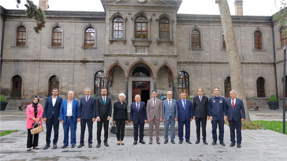 Başkan Büyükkılıç’tan Kösedağ’a dikkat çeken ziyaret! Yeni dönem masada