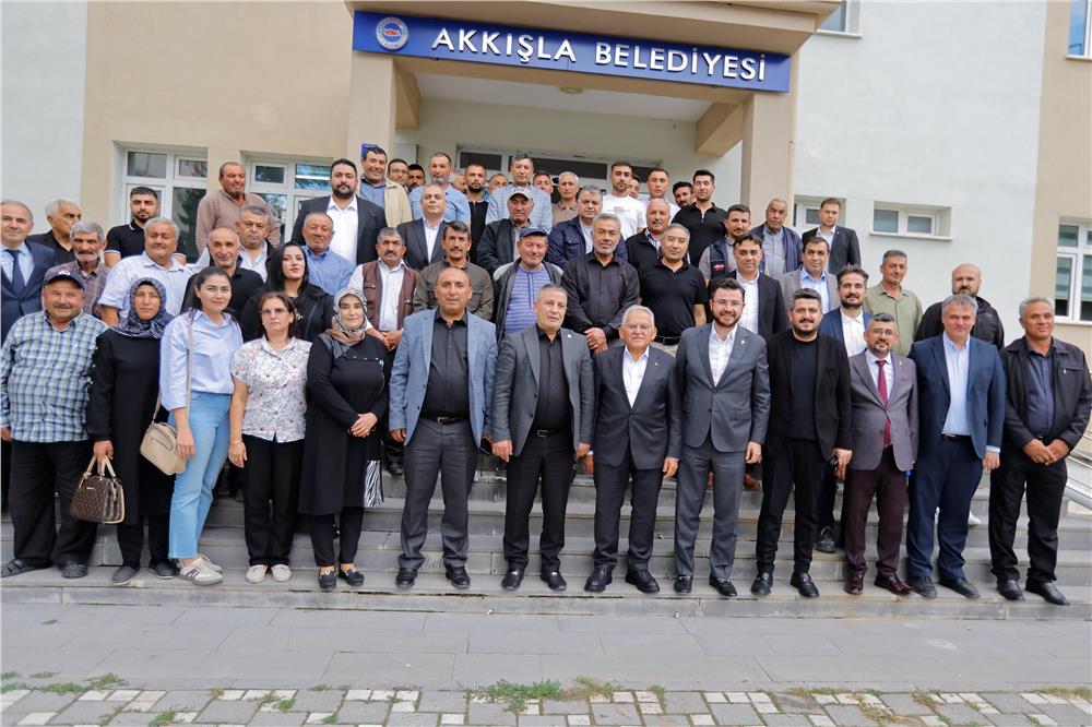 Başkan Büyükkılıç'tan üç ilçede saha mesaisi: Muhtarların taleplerini yerinde dinledi