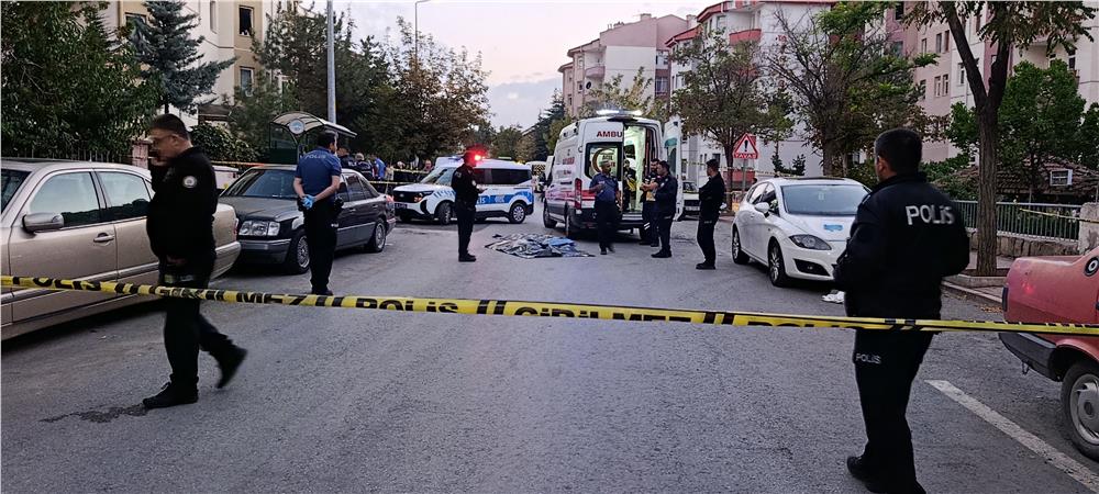 Bisikletiyle halk otobüsünün altında kalan çocuk hayatını kaybetti