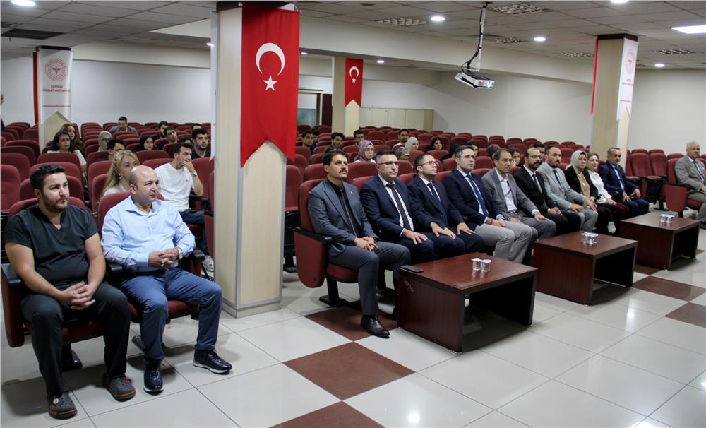 Devlet Hastanesi'nde yeni atanan pratisyen hekimlere oryantasyon eğitimi