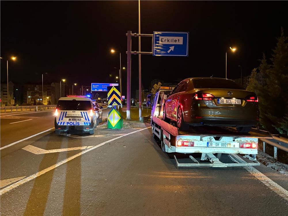 Kaçmak için her yolu deneyen alkollü sürücü yakayı ele verdi