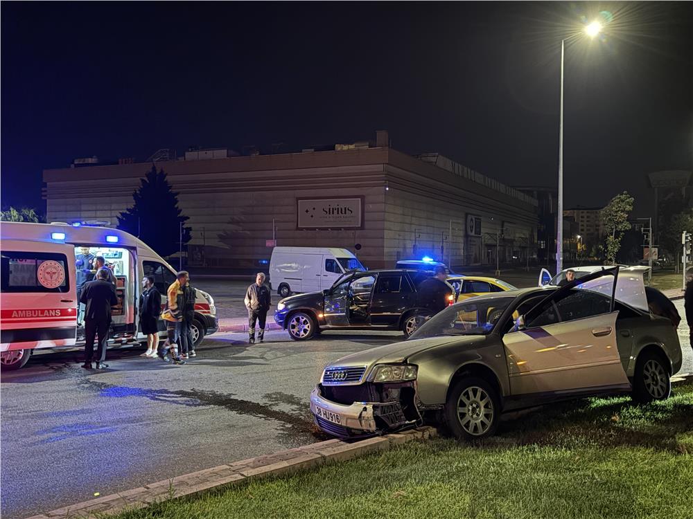 Kayseri'de ticari taksi otomobil ile çarpıştı: 1 yaralı
