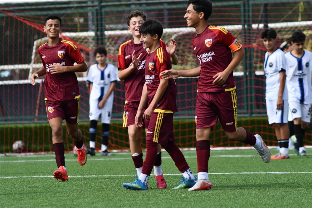 Kayserispor U14 takımı haftayı galibiyetle kapattı
