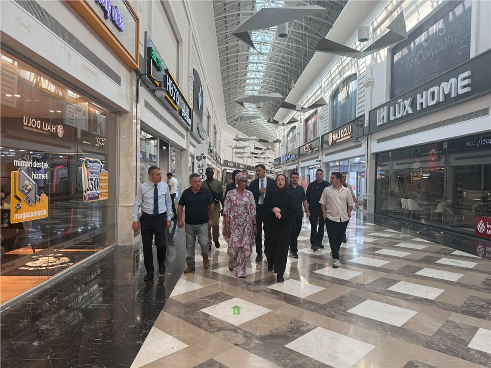 KUMSmall'da bir First Lady