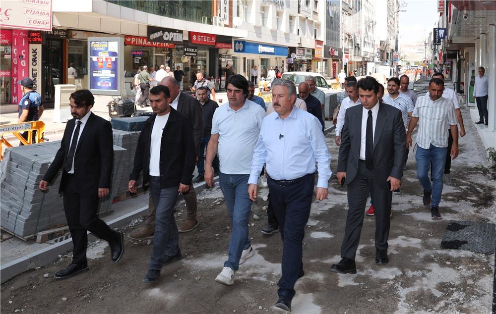 Melikgazi Belediyesi şehrin merkezine estetik katmaya devam ediyor