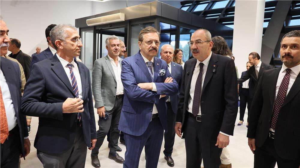 Rifat Hisarcıklıoğlu, KAGUTİM ve Digiconnect Merkezlerini yerinde inceledi