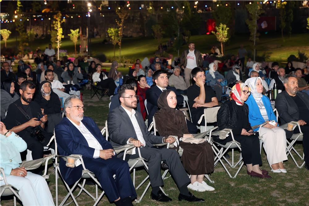 Talas’ta ‘Asırlık Gece’ finali açık havada izlendi