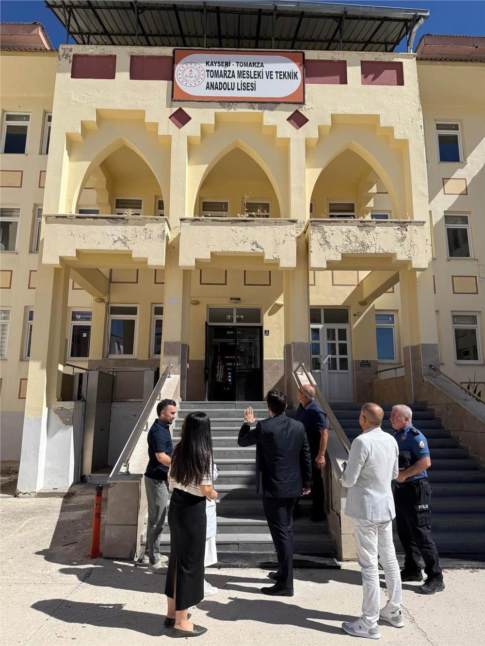 Tomarza'da yeni eğitim yılı öncesi okullarda hazırlık denetimi