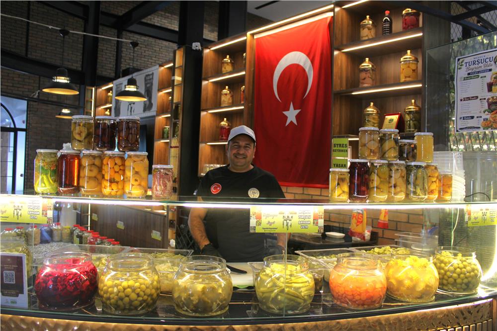 Turşu sezonu başladı, yılların turşucusundan püf noktaları geldi