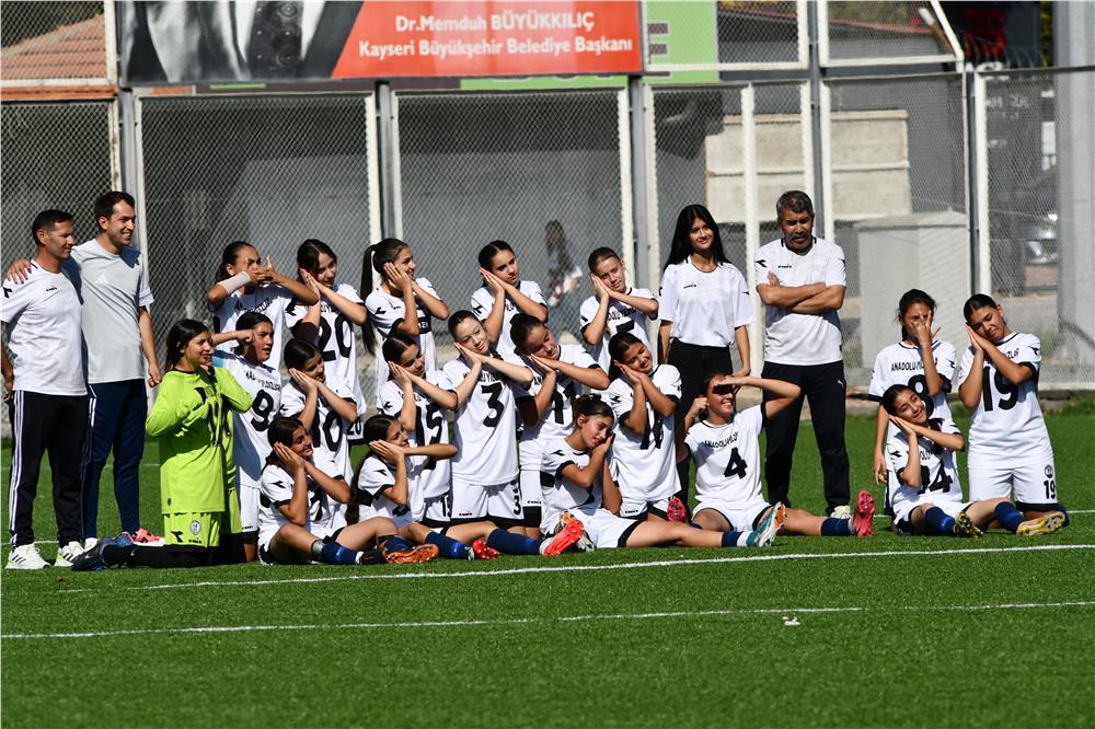 Anadolu Yıldızları Gençlerbirliği’ni 3-1 ile geçti