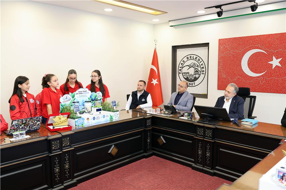 Başkan Yalçın'dan Talas'ın genç kaşiflerine 4x4'lük tebrik