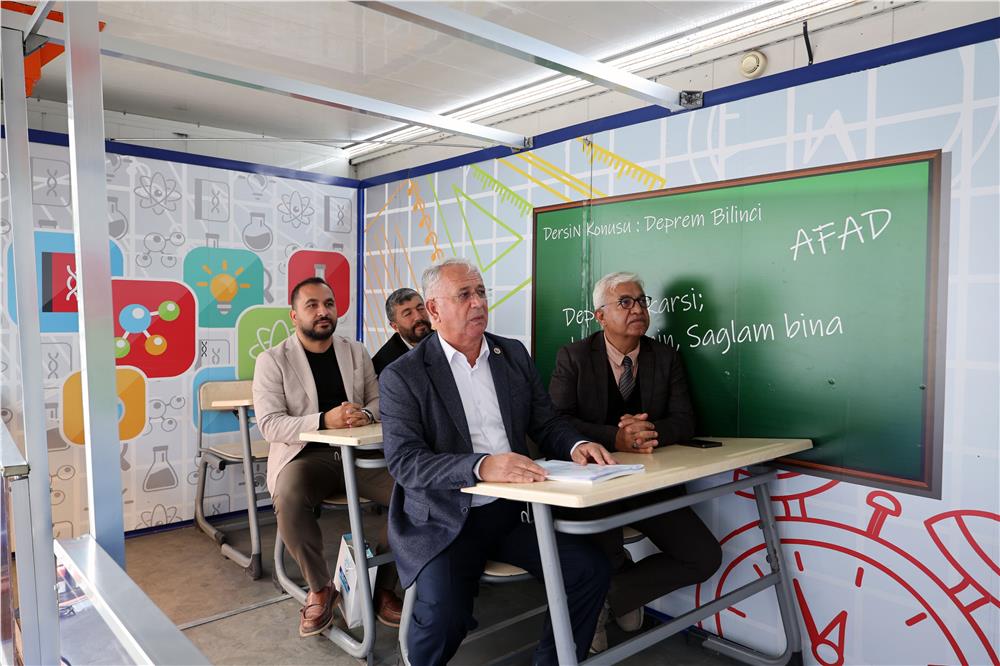 Deprem tırı ile 6,4'lük tatbikat