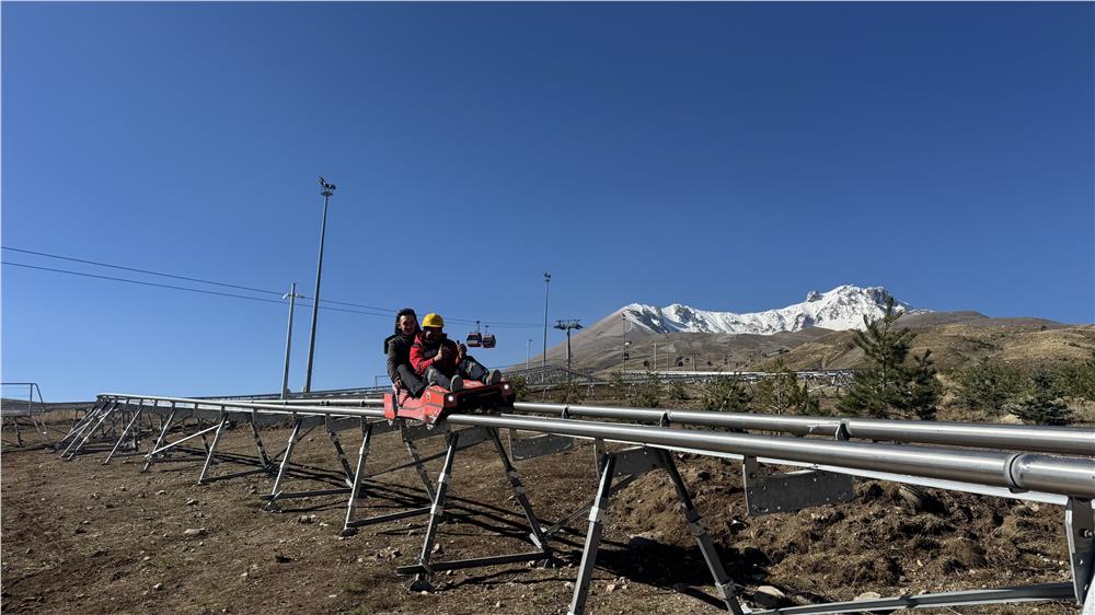 Erciyes'te dağ kızağında montaj tamamlandı, test sürüşleri başladı