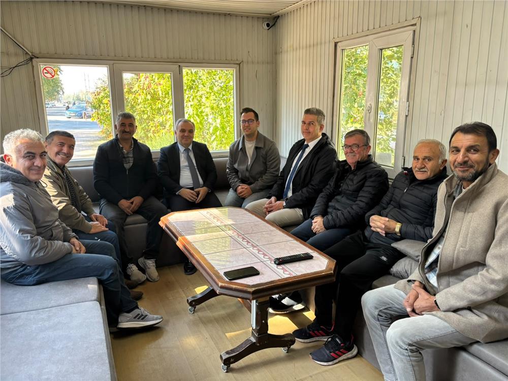 Fatih Altun, kampüste öğrenci ve esnafla sohbet etti