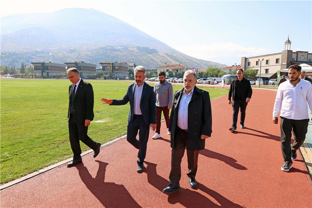 Talas Yamaç Paraşütü İniş Alanı’na göz kamaştıran tartan pist