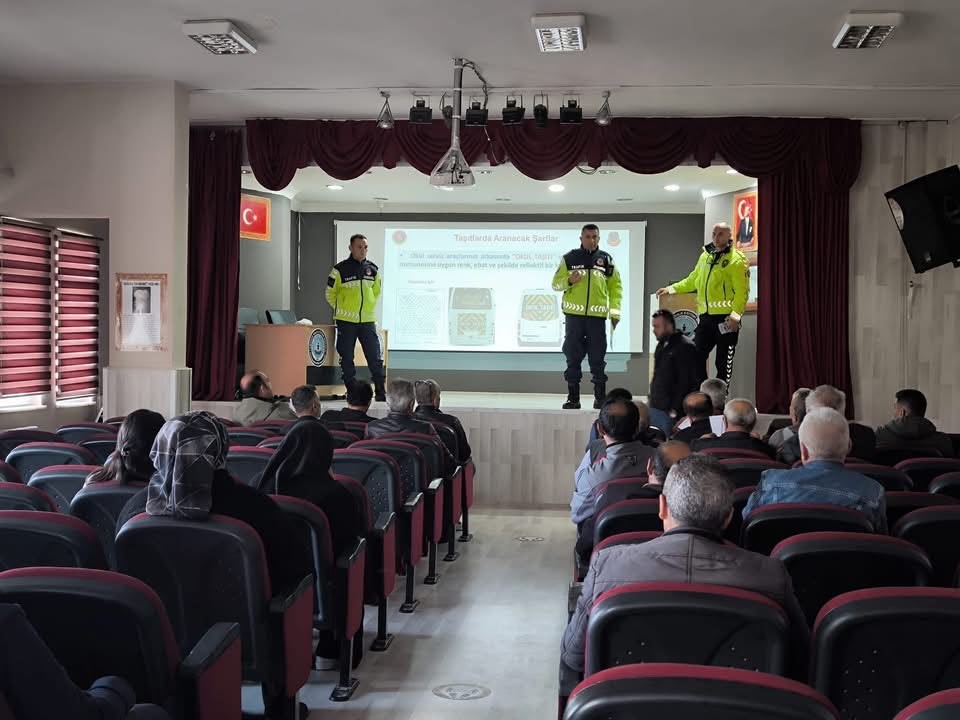 Tomarza'da taşımalı eğitim servis şoförlerine öğrenci güvenliği eğitimi